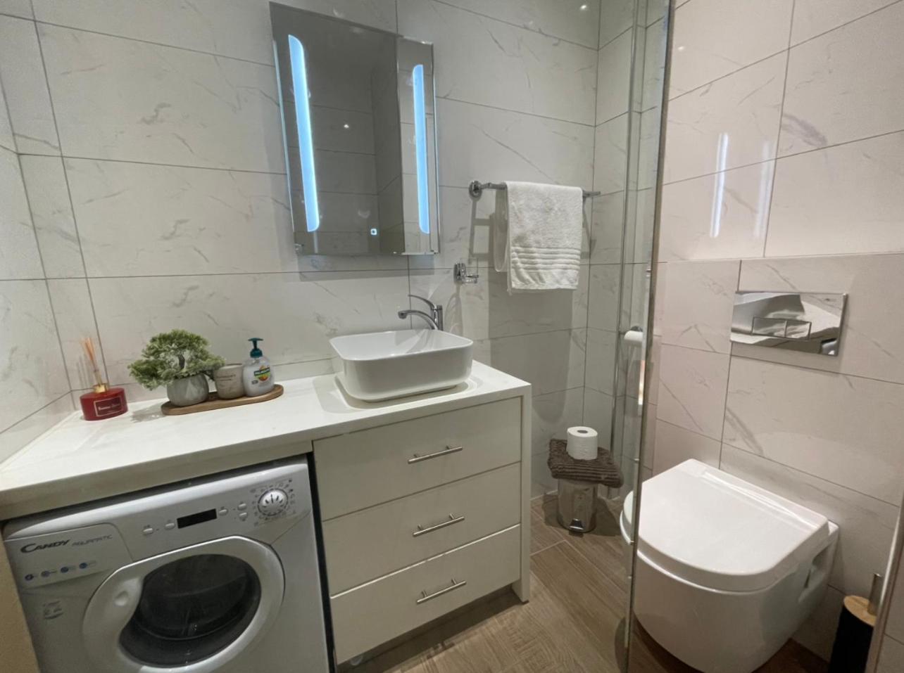 Agora Luxury Apartment 5 루트라키 외부 사진